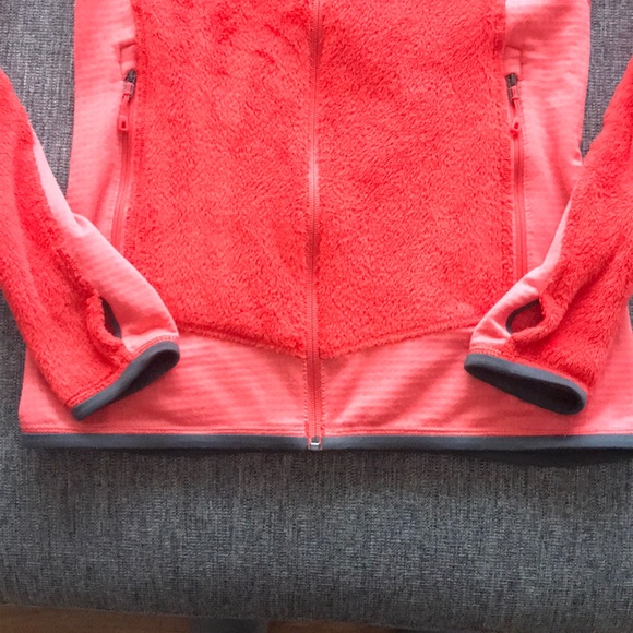 Patagonia R2 full zip fleece excellent condition - Picture 3 of 9